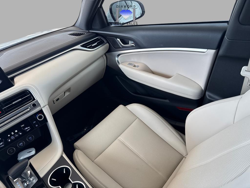 2026 GENESIS G70 Standard - Photo 12