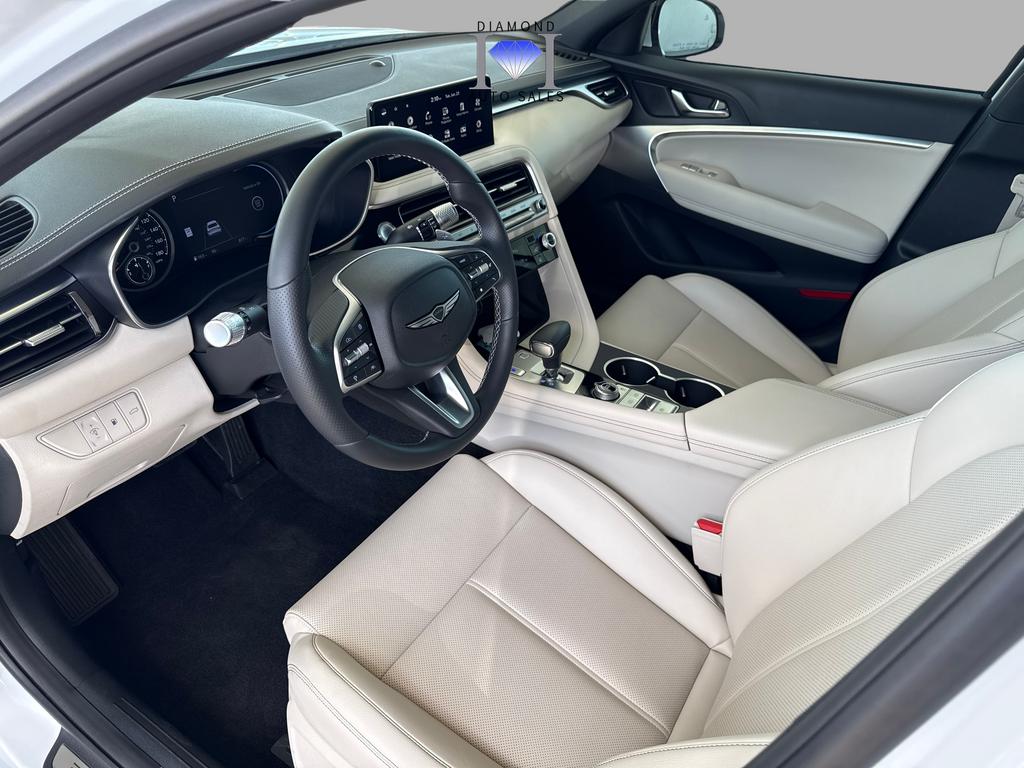 2026 GENESIS G70 Standard - Photo 9