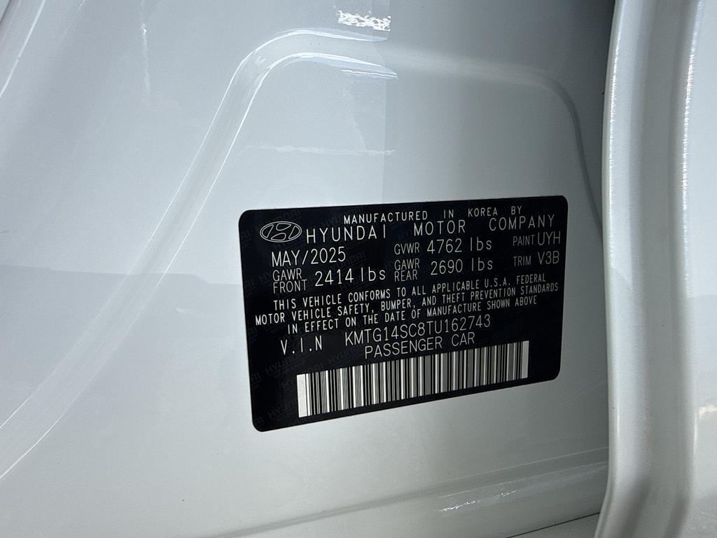 2026 GENESIS G70 Standard - Photo 16