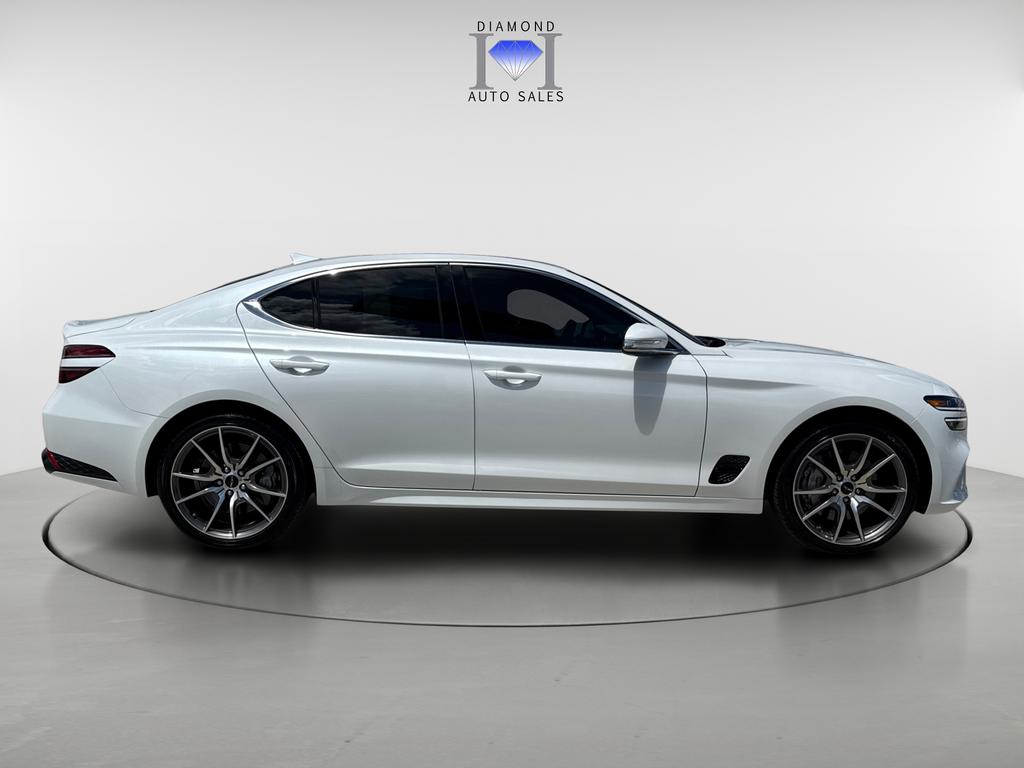 2026 GENESIS G70 Standard - Photo 8